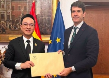 El embajador de Tailandia Cheewin Na Thalang presenta sus cartas credenciales en España.