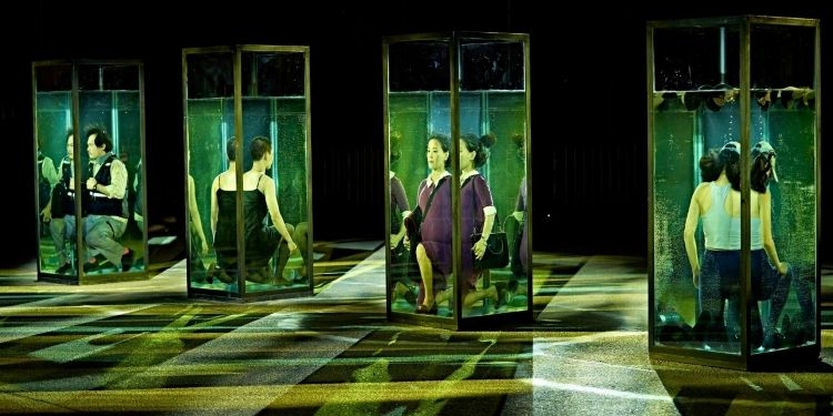 Actores en el espectáculo Muljil en el Festival Grec 2026