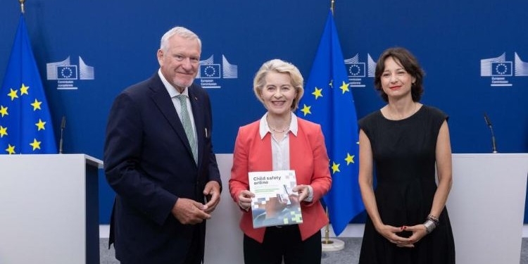 Ursula von der Leyen presenta informe sobre seguridad infantil en línea