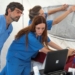 Equipo médico del hospital START atendiendo a un paciente en Venezuela
