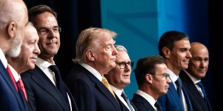 Reunión de líderes en la Cumbre de la OTAN en Ankara, incluyendo a Sánchez y Trump.