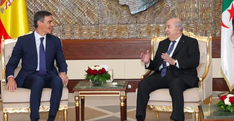 Pedro Sánchez y Abdelmayid Tebboune durante reunión en Argelia
