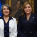Ana Paola Hall y Mireya Agüero durante la toma de posesión como embajadora.
