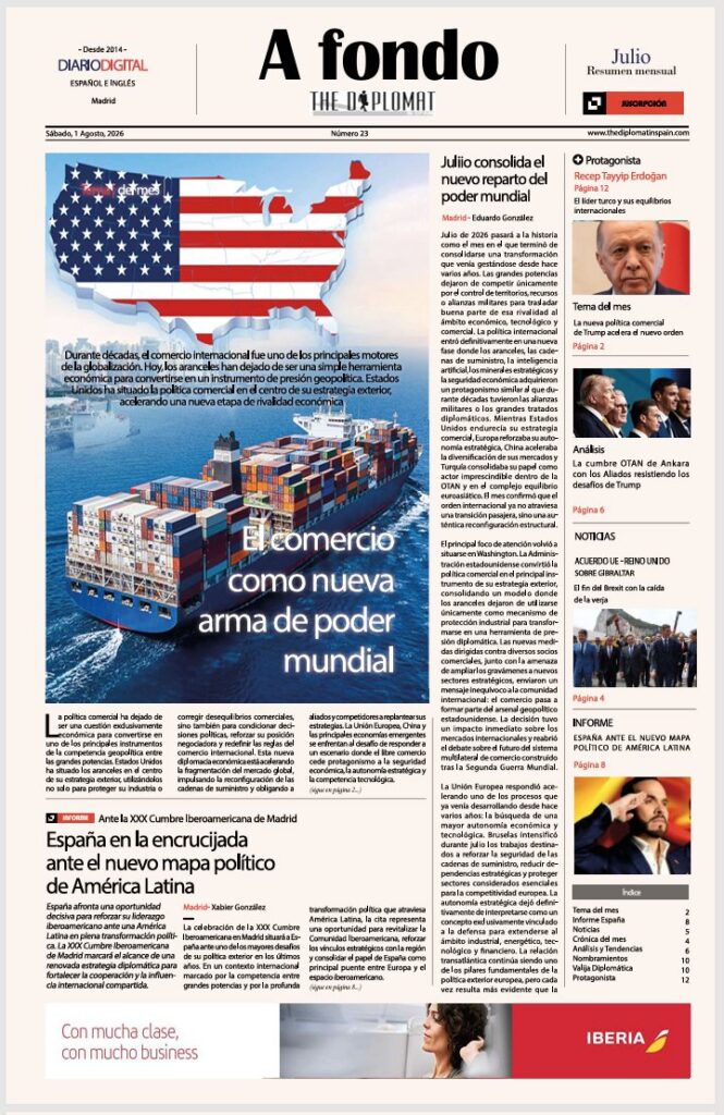 Portada de la revista A Fondo de julio de 2026 con temática comercial.