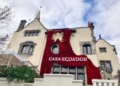 Fachada del Palacete de Serrano decorada para Casa Ecuador en Madrid