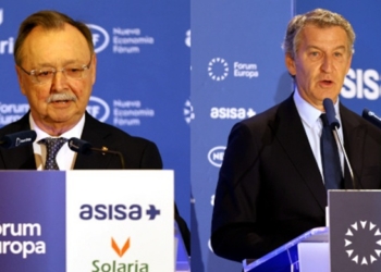 Alberto Núñez Feijóo y Juan Jesús Vivas en el Fórum Europa