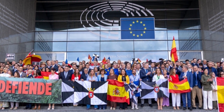 PP and Vox join forces in Brussels to demand a European response to the Ceuta crisis