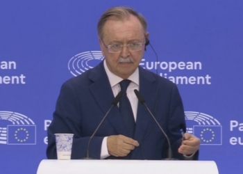 Juan Jesús Vivas hablando en el Parlamento Europeo sobre Ceuta y Marruecos